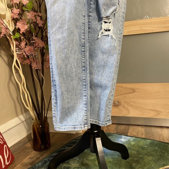 Express Super High Rise Mom Jeans Skinny Jeans Size 2R Distressed Light Wash - Picture 4 of 11